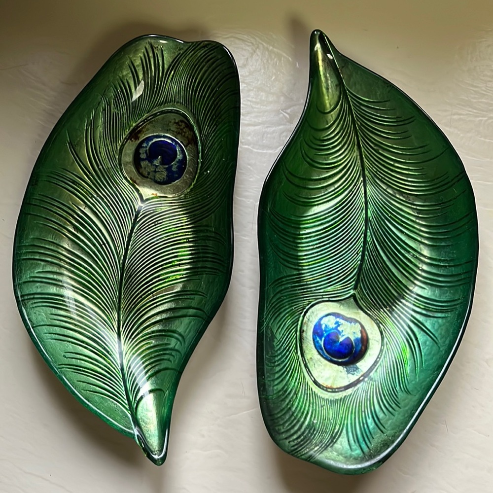 2 AKCAM PEACOCK FEATHER ART green GLASS plates, serving or candy dish